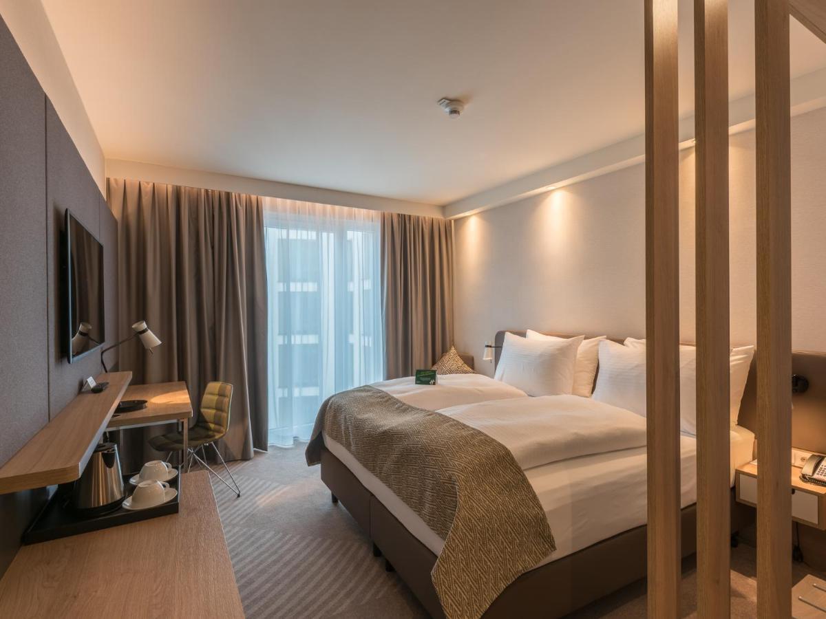 - - Berliner Tor, An Ihg Hamburg